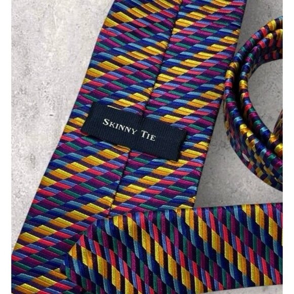 CHARLES TYRWHITT Silk Tie ENGLAND Blue Yellow Pink Geometric W:3.4" EUC - Picture 4 of 7